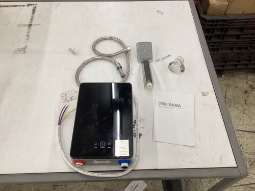 Instant Hot Water Heater  - Lot 476