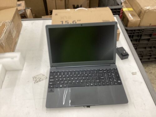 SGIN 15.6" Laptop - Powers On, Stuck on Screen Pictured - Lot 179