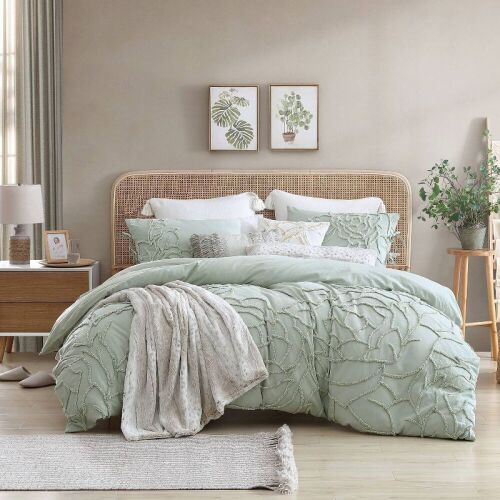 Peri Home 3pc Chenille Rose Comforter Set, King  - Lot 450