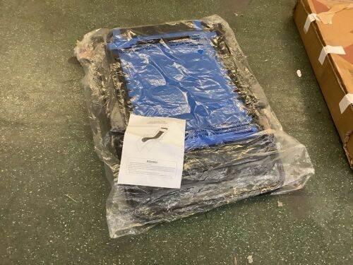 Greesum Oversize Padded Zero Gravity Lounge Chair  - Lot 228