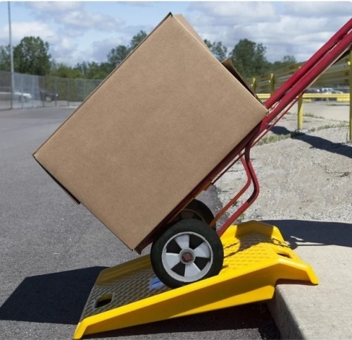 Stalwart Curb Ramp-Portable Poly Ramp With 1000Lbs Weight Capacity-For Delivery, Hand Truck, Carts, Wheelchairs, and Walkers - Lot 237