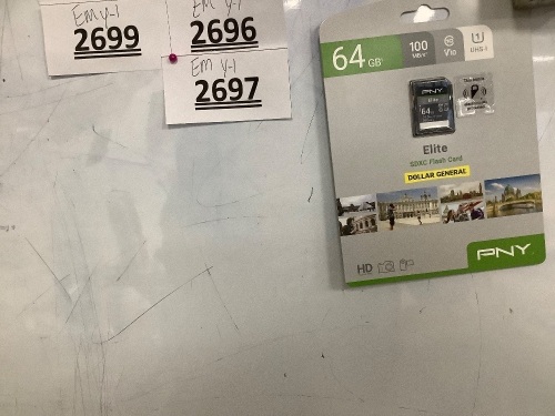 64 GB Flash Card - Lot 2696