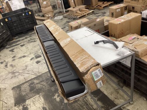 Aluminum Running Boards for Chevy Silverado Extended Cab - Lot 422