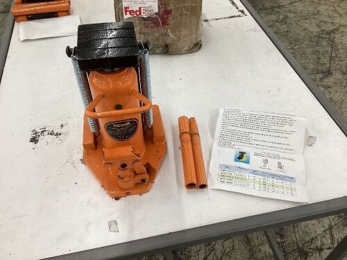 VEVOR Toe Jack Lift Hydraulic Machine 5-Ton to 10-Ton Air Hydraulic Toe Jack Proprietary Heat-Treated Steel - Lot 144