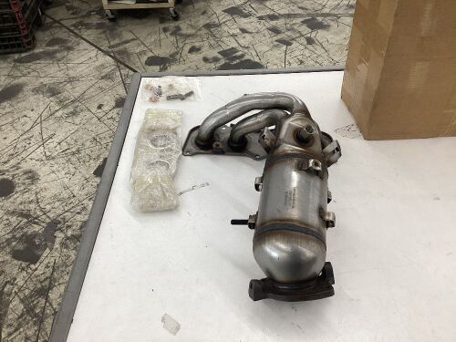 Exhaust Manifold Catalytic Converter  - Lot 178
