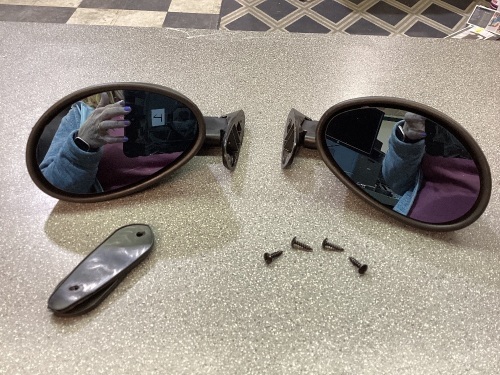 Vehicle side mirrors - Lot 86