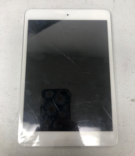 Apple iPad Mini 2, 16gb, No Charger, Appears New, Powers Up, Sold as is - Lot 11