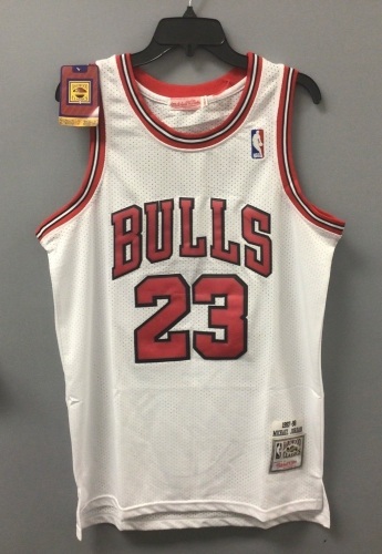 Michael Jordan 23 Bulls Jersey, M, Snag on Inside of Collar, Appears New, Sold as is - Lot 31