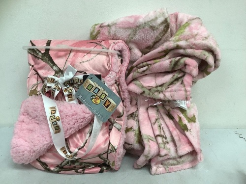 Lot of (2) Baby Blankets, Appears New - Lot 144