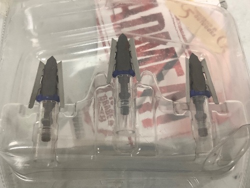 3 pack of Broadheads, E-Commerce Return, Sold as is - Lot 376