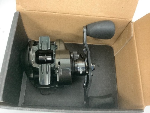 Lew's Custom Lite Speed Spool Baitcaster, Appears new, Sold as is - Lot 357