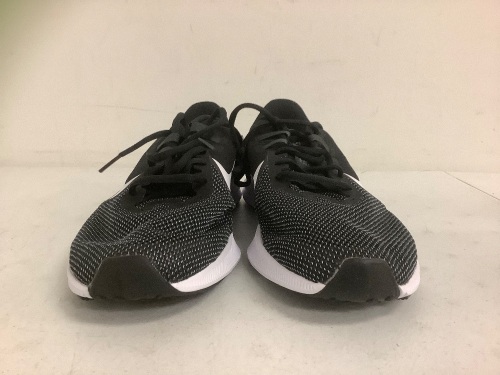 Nike Tennis Shoes, Size 10.5, Authenticity Unknown, Appears New - Lot 633
