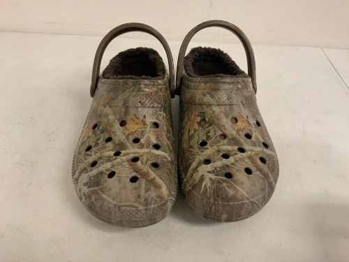 Fleece Lined Crocs, M 10 W 12, E-Commerce Return, Sold as is - Lot 275