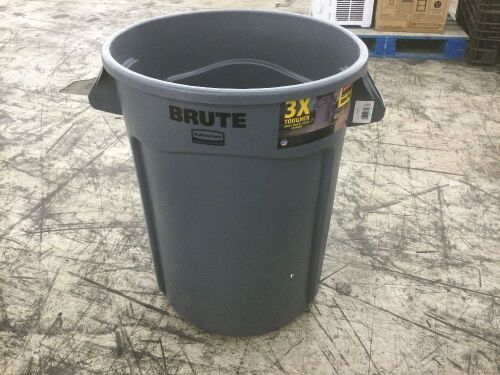 Rubbermaid Brute 32 Gal. Gray Round Vented Trash Can - Lot 208