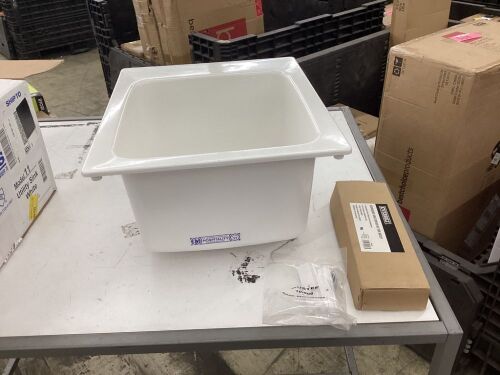 MUSTEE 17 in. x 20 in. Fiberglass Self-Rimming Utility Sink in White - Small Crack on Front - Lot 346