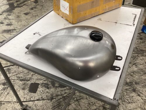 Gas Tank for Harley Softail 2018-2022 - Dented - Lot 418
