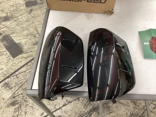Tail Lights for 2014-2018 Toyota Tundra - Lot 578