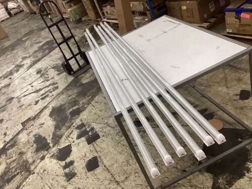 Barinna 8' LED T8 Tube Lights, 6 Pack  - Lot 397