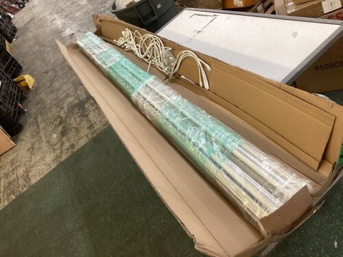 Barrina 8' LED Shop Lights - Lot 493