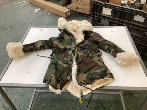 Camo & Fur Jacket, Small  - Lot 736