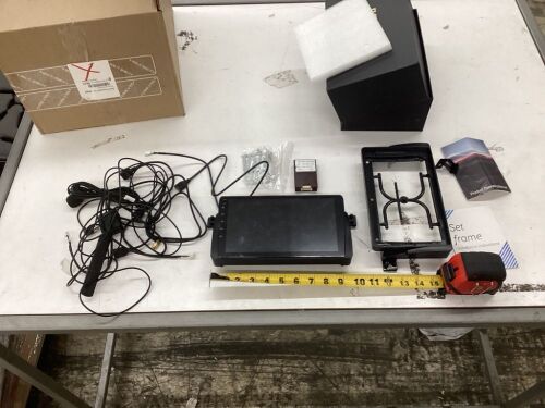 Car Multimedia Player  - Lot 605
