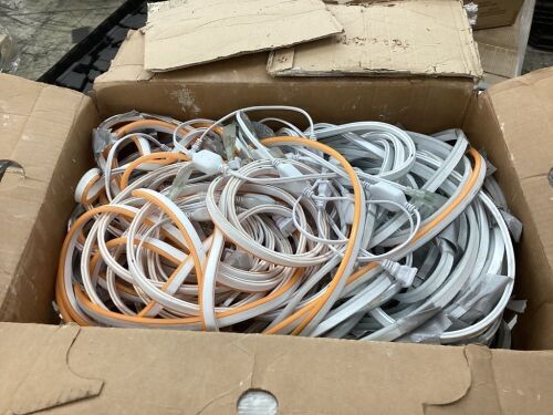 330' LED Neon Rope Light Strip 110V - Lot 523