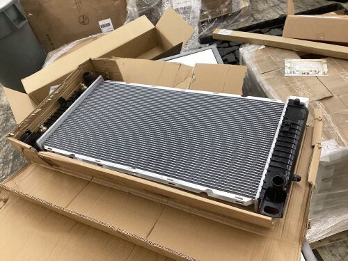 Aluminum Radiator  - Lot 460