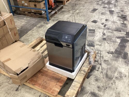 Countertop Ice Maker  - Lot 10