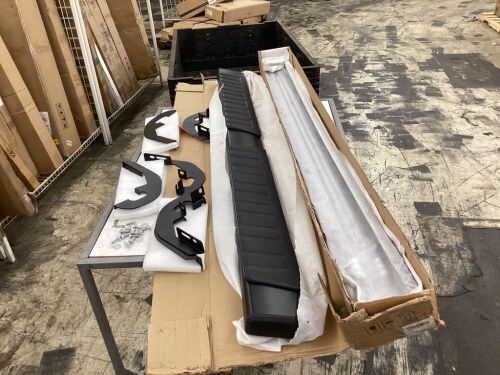 Aluminum Running Boards for 19-23 Chevy Silverado/GMC Sierra 1500, 20-23 Silverado/Sierra 2500/3500 Extended Cab - Lot 355