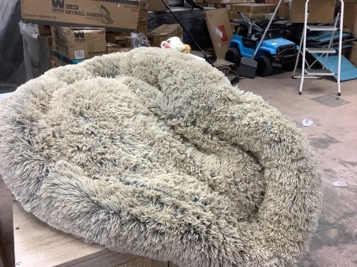 Pet bed - Lot 237