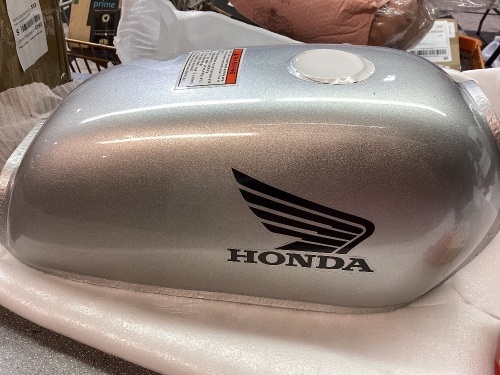 Honda motorcycle tank - Lot 373