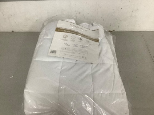 Hotel Laundry Twin Comforter - Lot 5774