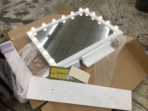 Hollywood Lighted Mirror - Some Damaged Bulb Covers  - Lot 284
