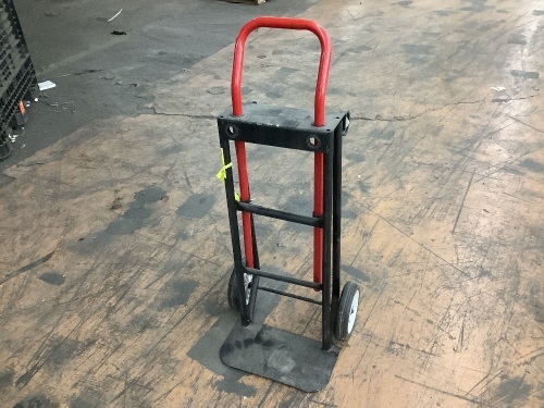 Milwaukee 800 lbs. Capacity 2-in-1 Convertible Hand Truck - Lot 16