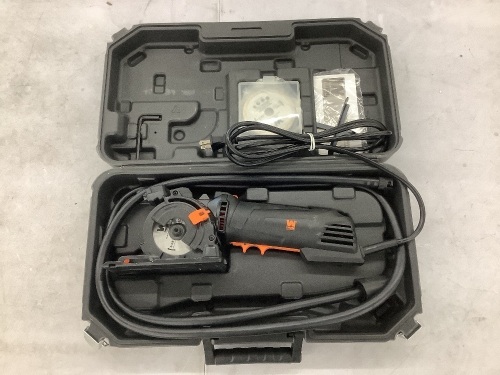 WEN 36704 4.2-Amp 3-3/8-Inch Plunge Cut Compact Circular Saw with Laser, Carrying Case - Lot 263