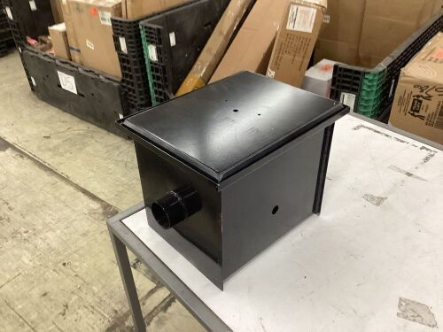 VEVOR Carbon Steel Grease Trap 4 GPM, Side Water Inlet  - Lot 627