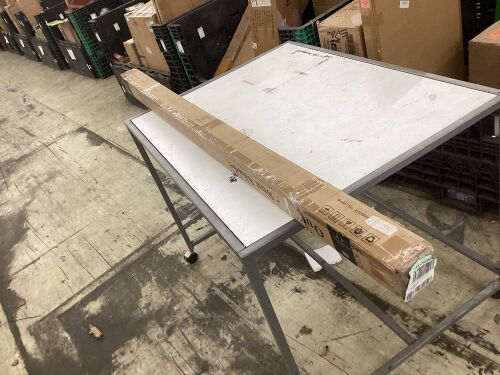Outdoor Roller Shade 6' x 6'  - Lot 657