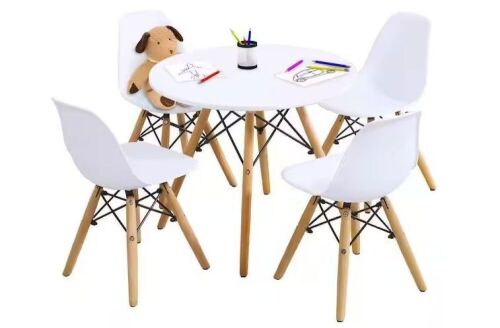 5-Piece White Children PP Top Table and 4 Chairs Set - Lot 190