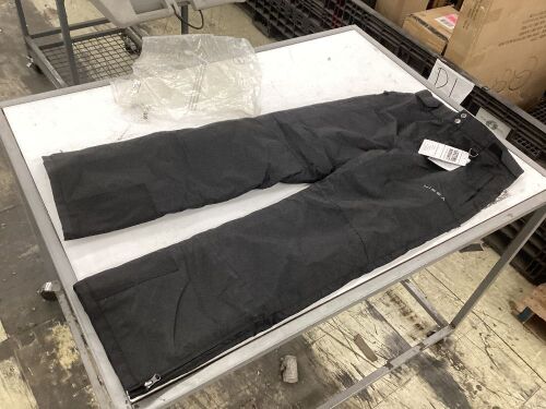 Hisea Men's Snow Pants, Medium  - Lot 650