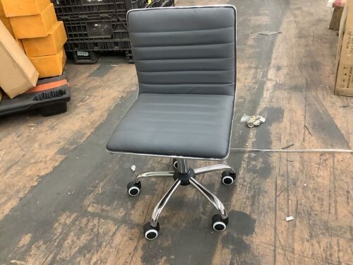 Gray Office Chair  - Lot 595