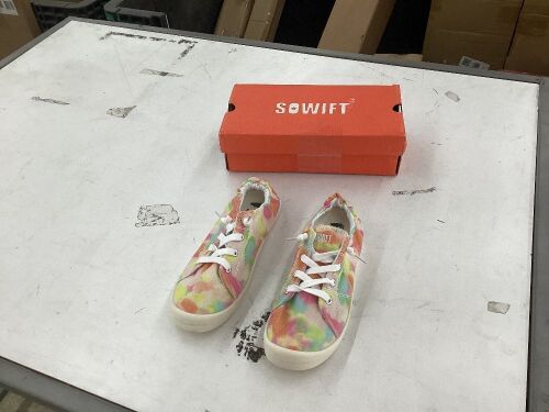 Sowift Slip On Canvas Sneakers, Size 10 - Lot 582