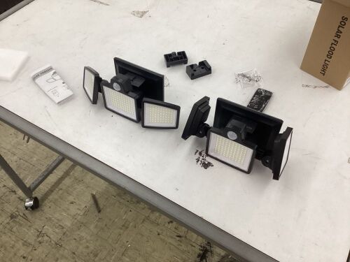 Solar Flood Light, 2 Pack  - Lot 548
