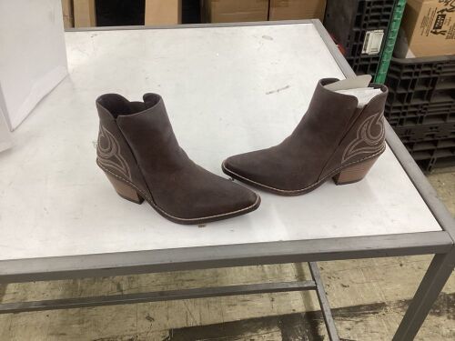 Women’s Embroidery Western Ankle Boots, Size 9 - Lot 598