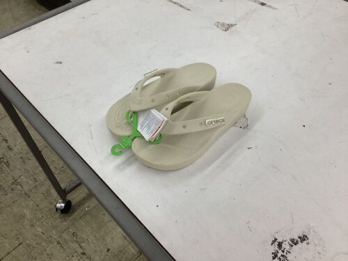 Crocs Classic Platform Flip Flops, Size 10  - Lot 354