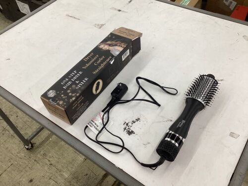 Hair Dryer Blow Brush  - Lot 529
