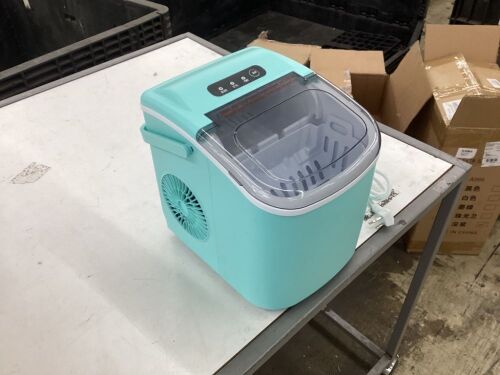 Countertop Ice Maker - Missing Scoop - Lot 496