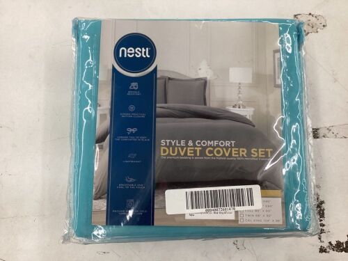Nestl Blue Duvet Cover Set, King  - Lot 696