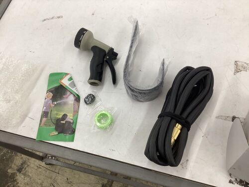 25' Expandable Garden Hose with Spray Nozzle  - Lot 705