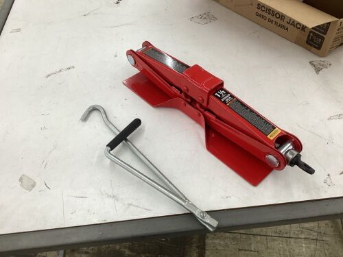 Torin 1.5 Ton Scissor Lift Jack - Lot 757