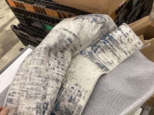 Area Rug  - Lot 740